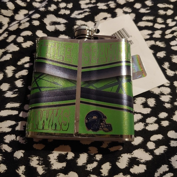 Seahawks flask - Picture 4 of 8